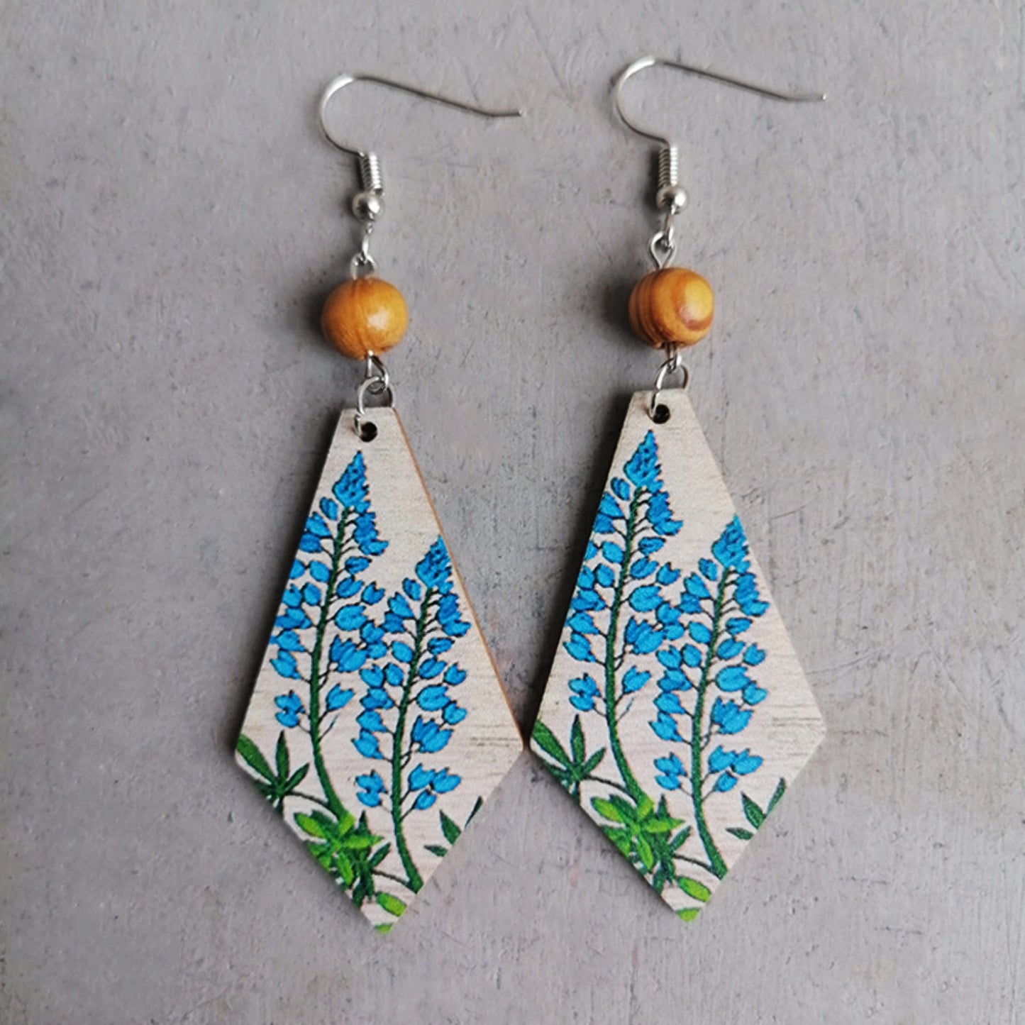 Pendientes de madera con forma de lágrima