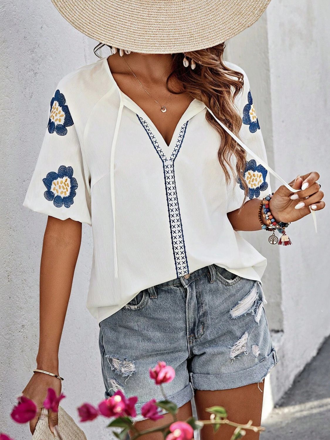 Blusa bordada con mangas abullonadas