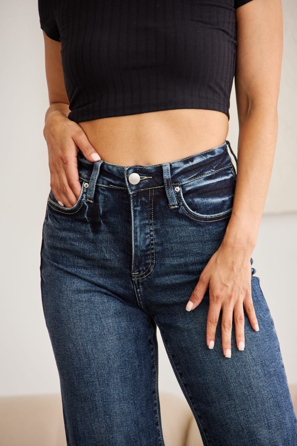 Pantalones vaqueros de cintura alta con dobladillo sin rematar y control de abdomen de talla grande RFM