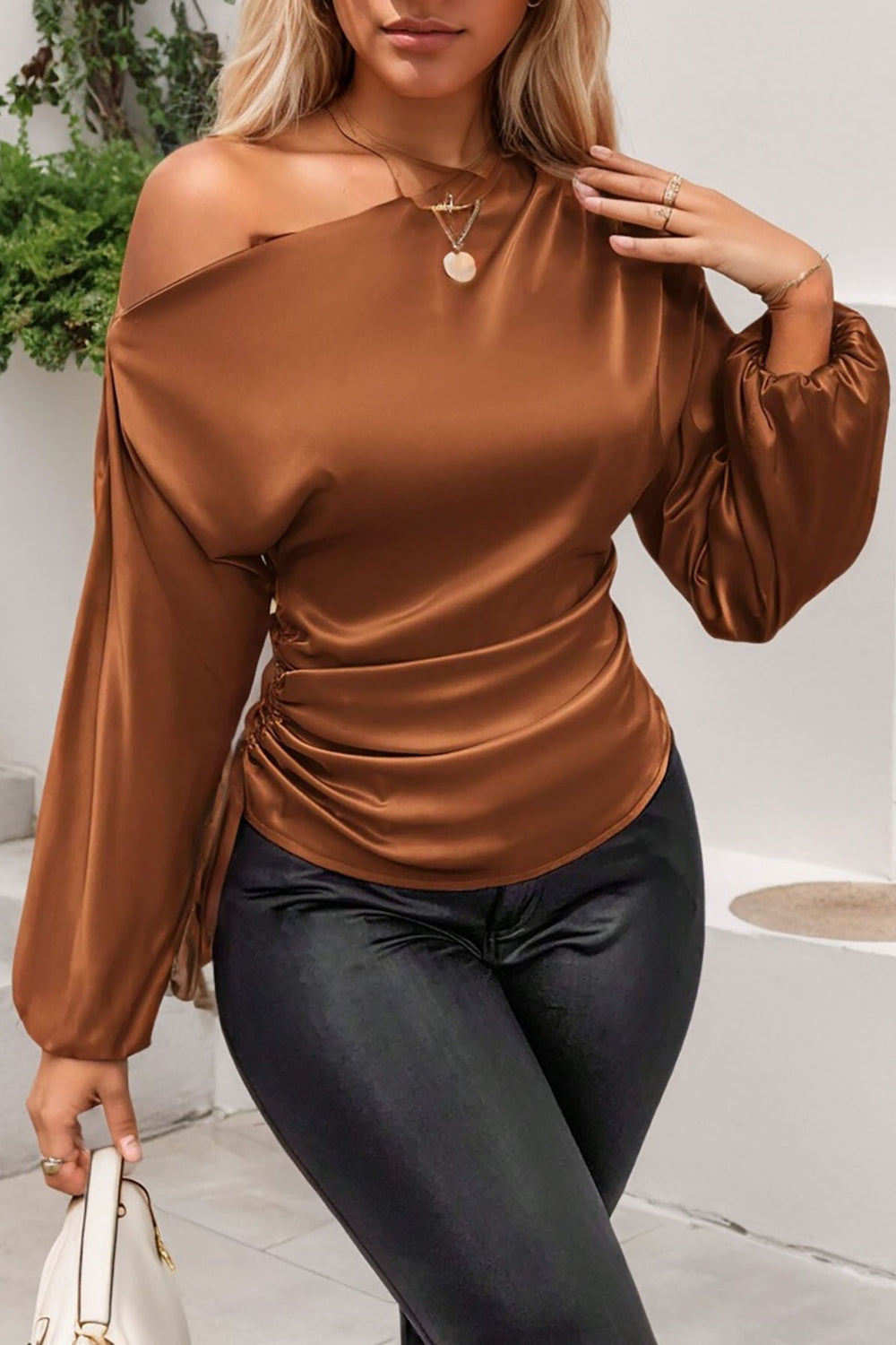 Blusa de un solo hombro
