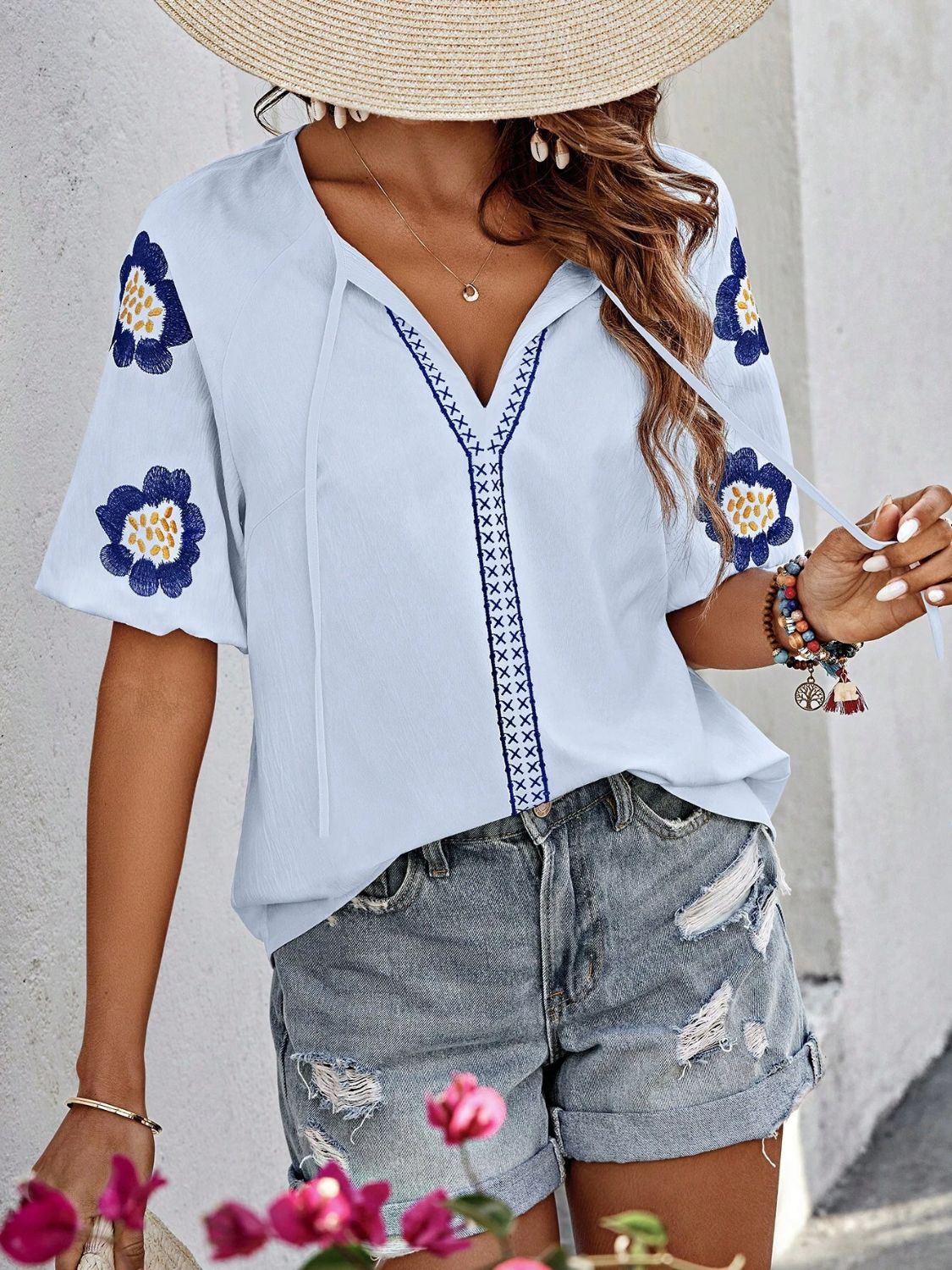 Blusa bordada con mangas abullonadas