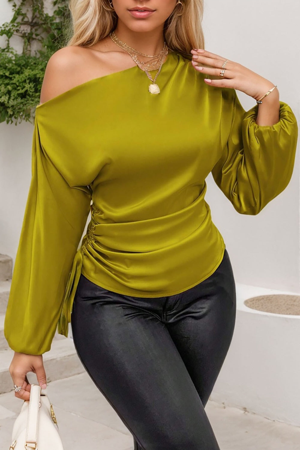 Blusa de un solo hombro