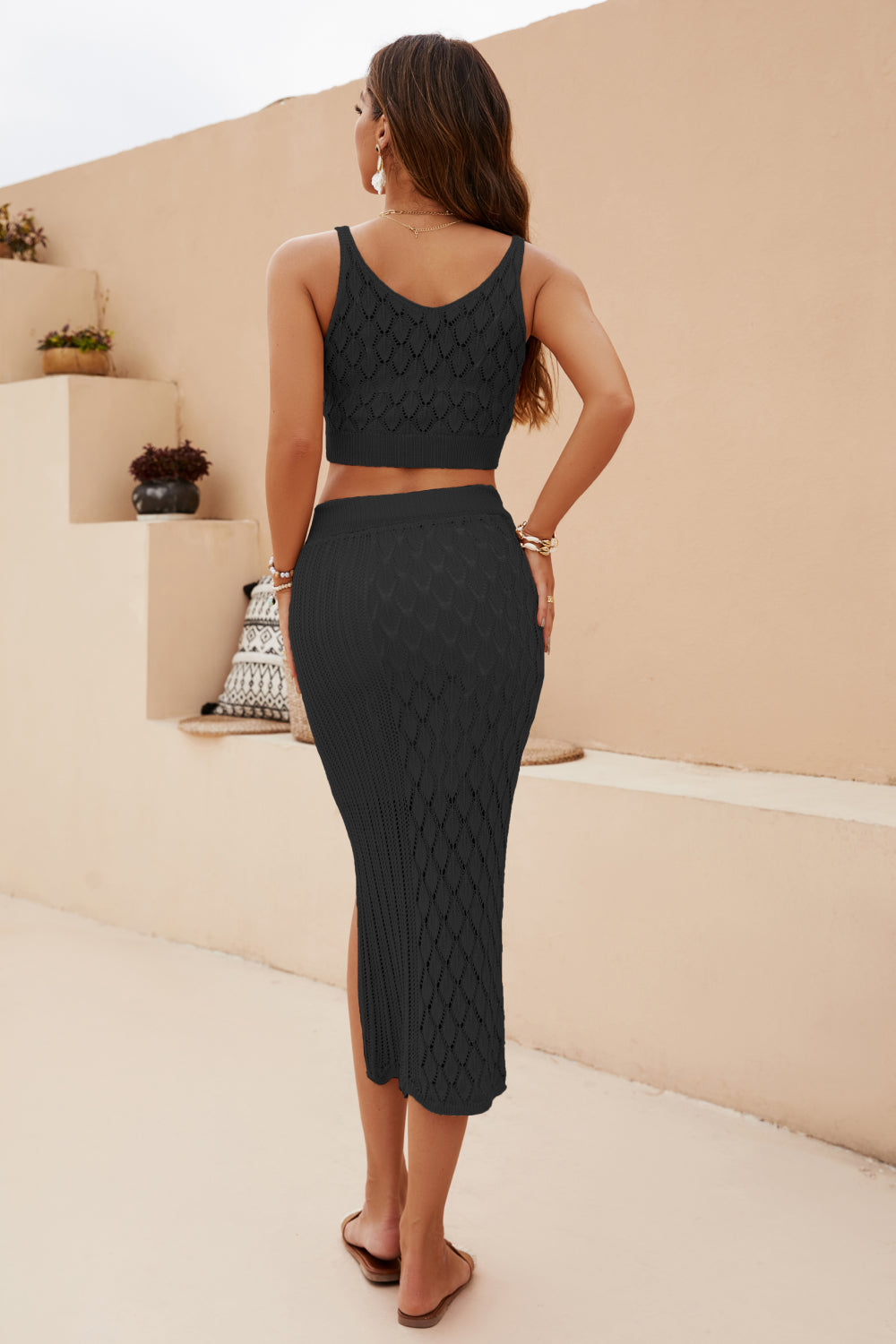 Conjunto de top corto calado y falda con abertura