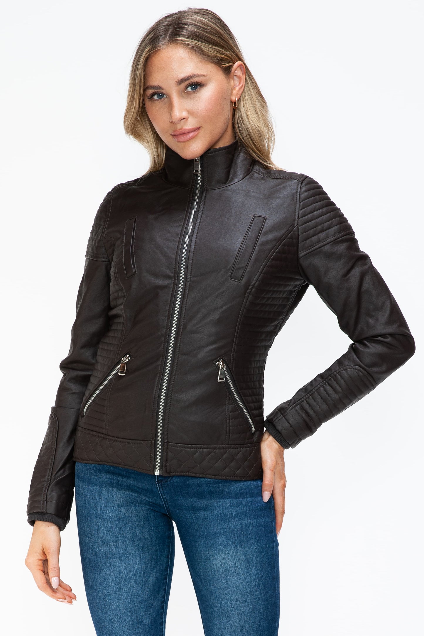 Chaqueta con doble cremallera y capucha afelpada de YMI 