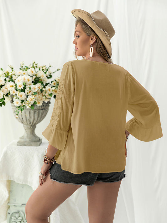 Image Blusa con detalle de encaje en las mangas