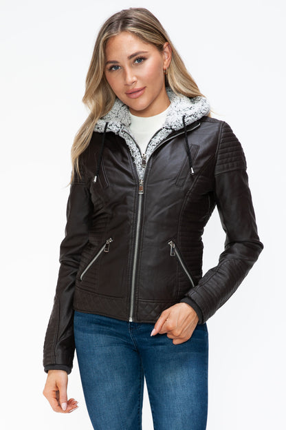 Chaqueta con doble cremallera y capucha afelpada de YMI 
