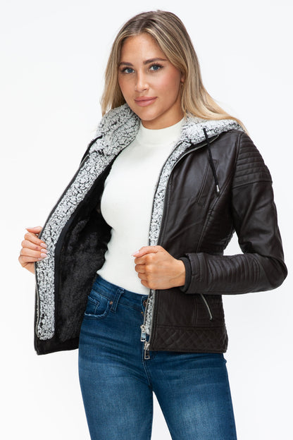 Chaqueta con doble cremallera y capucha afelpada de YMI 