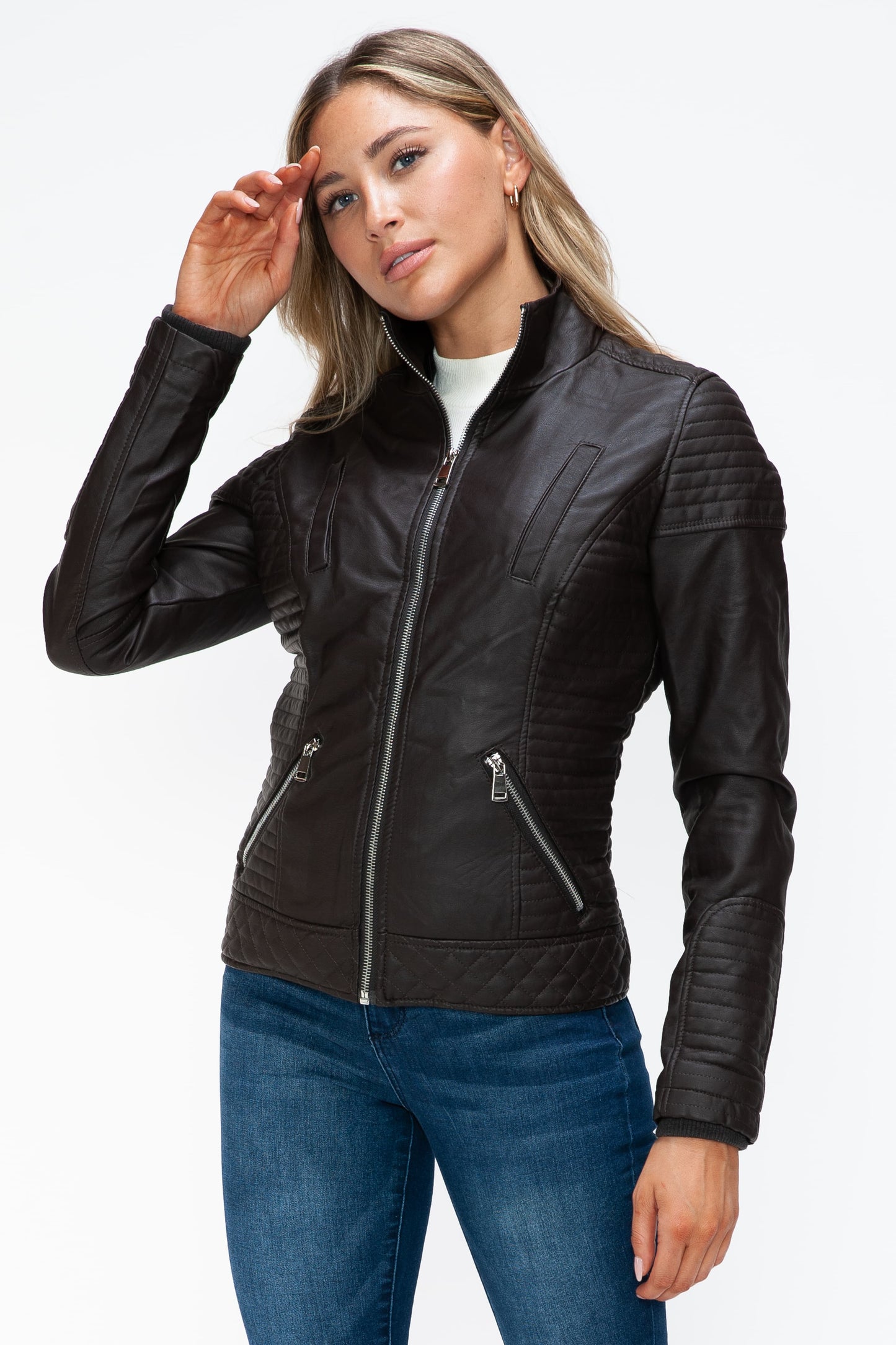 Chaqueta con doble cremallera y capucha afelpada de YMI 