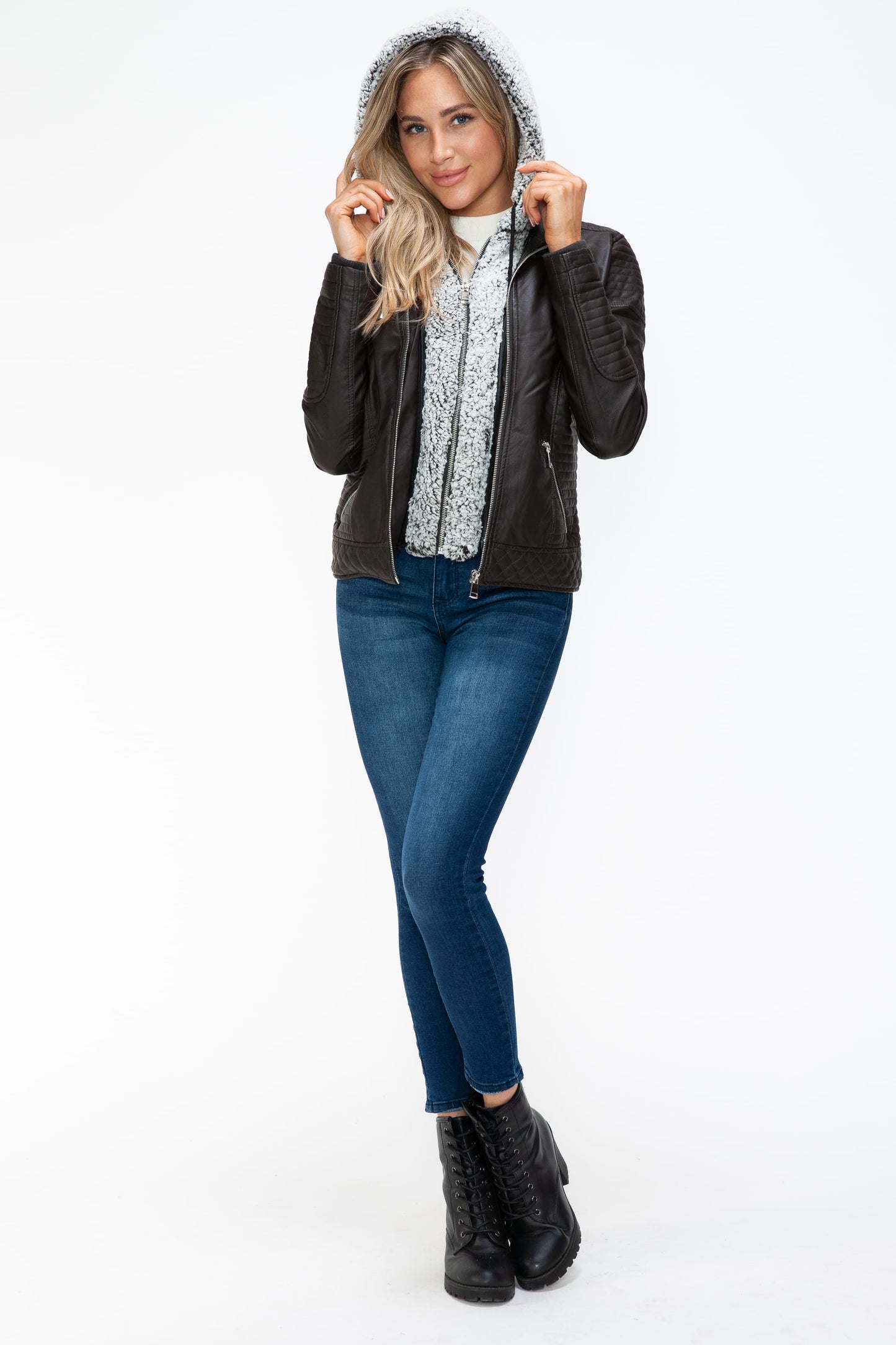 Chaqueta con doble cremallera y capucha afelpada de YMI 